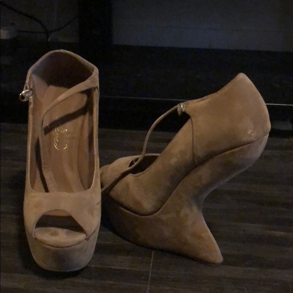 Privileged 6 inch dip heel